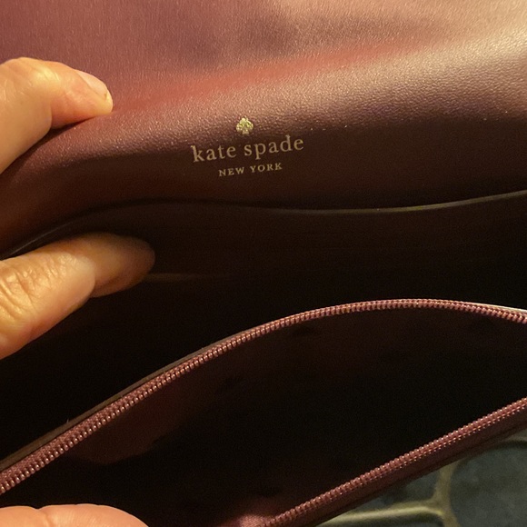 Kate Spade Sparkling Burgundy Wristlet new in box - Picture 4 of 8
